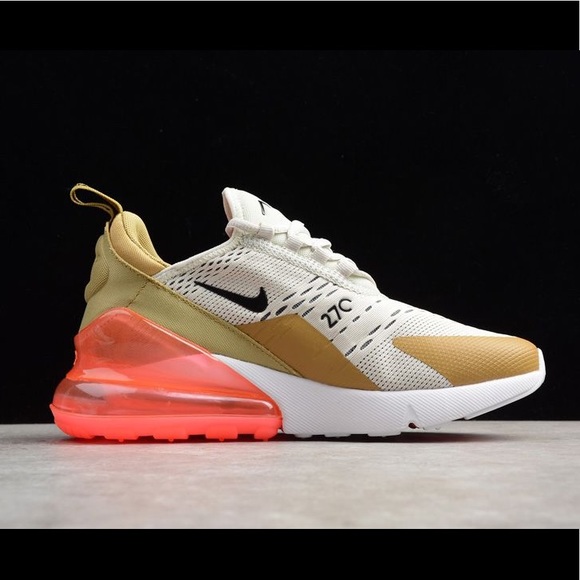 Nike Shoes - Nike AirMax 270